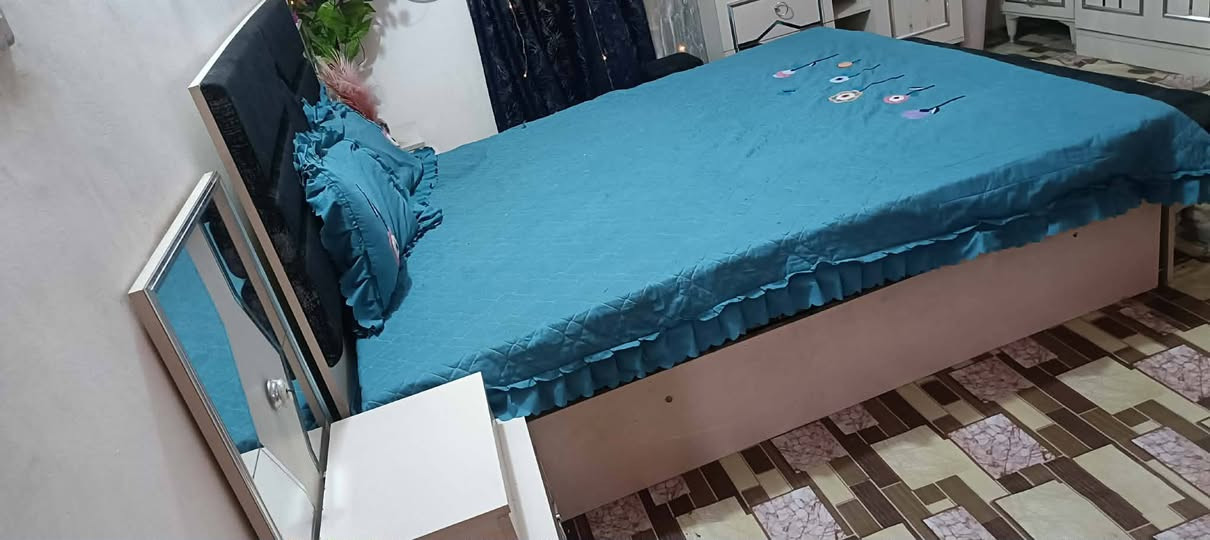للبيع ٨ غرفه نوم تركي سعر ٦٠٠ وبيه مجال ع خاص
فلوجه شهداء قرب جامع شمري
*********** للاستفسار
