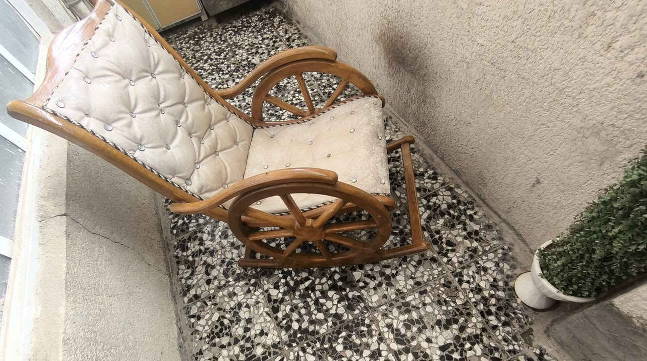 كرسي هزاز درجه اولى  تفصال عراقي خشب صاج نضافه ممتازه سعره 90 وبي مجال مكاني نجف كوفه
ملاحضه: تفصال عراقي درجه اولى وليس جاهز. 
للاستفسار: ***********
كرسي هزاز درجه اولى  تفصال عراقي خشب صاج نضافه ممتازه سعره 90 وبي مجال مكاني نجف كوفه
