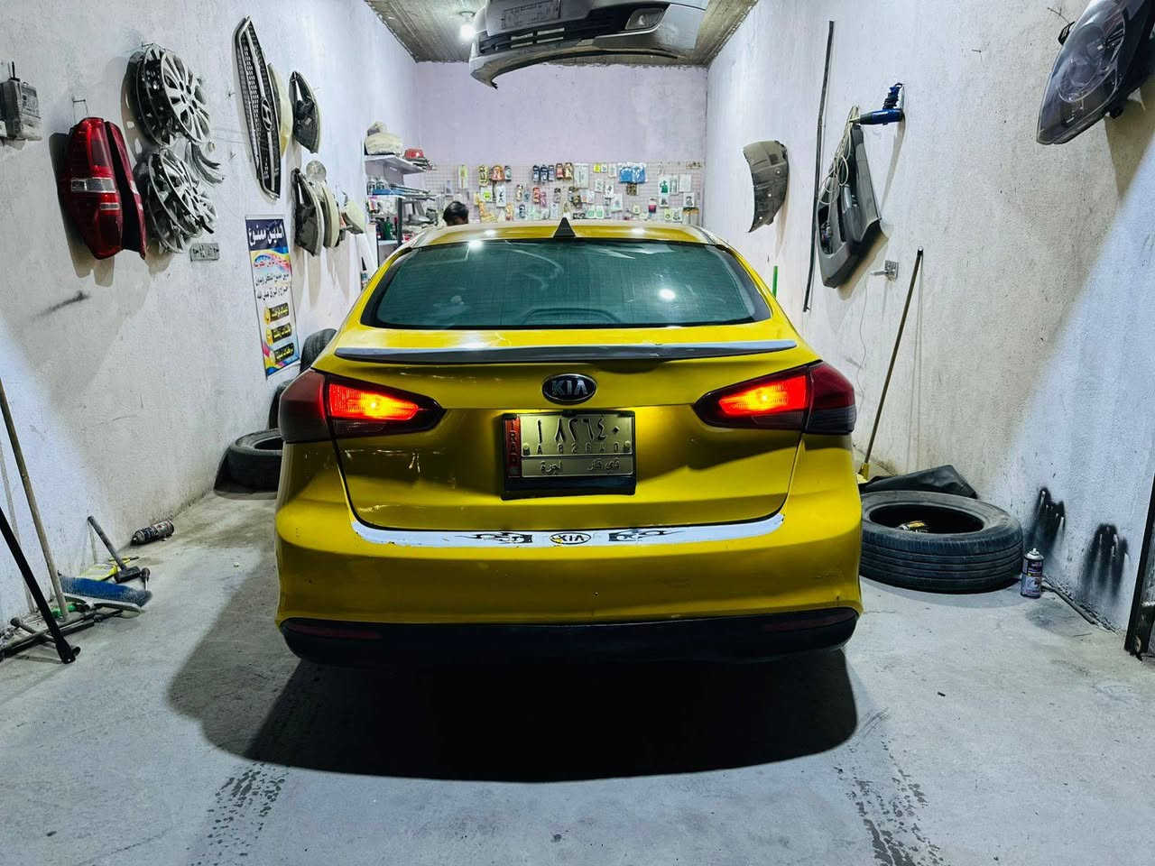 السلام عليكم فورتي 2018ضربته جاملغ وبنيد بدون دواخل شاصي ولغد مكفولات وبيه هاي الطخه بداعميه بسمي ورقم نكليزي بس استلام لوحات مصفره هيئه وغرامات مكينه 2000 دوش كير At السعر116وبيه مجال مكاني ناصريه سوك الشيوخ ***********
