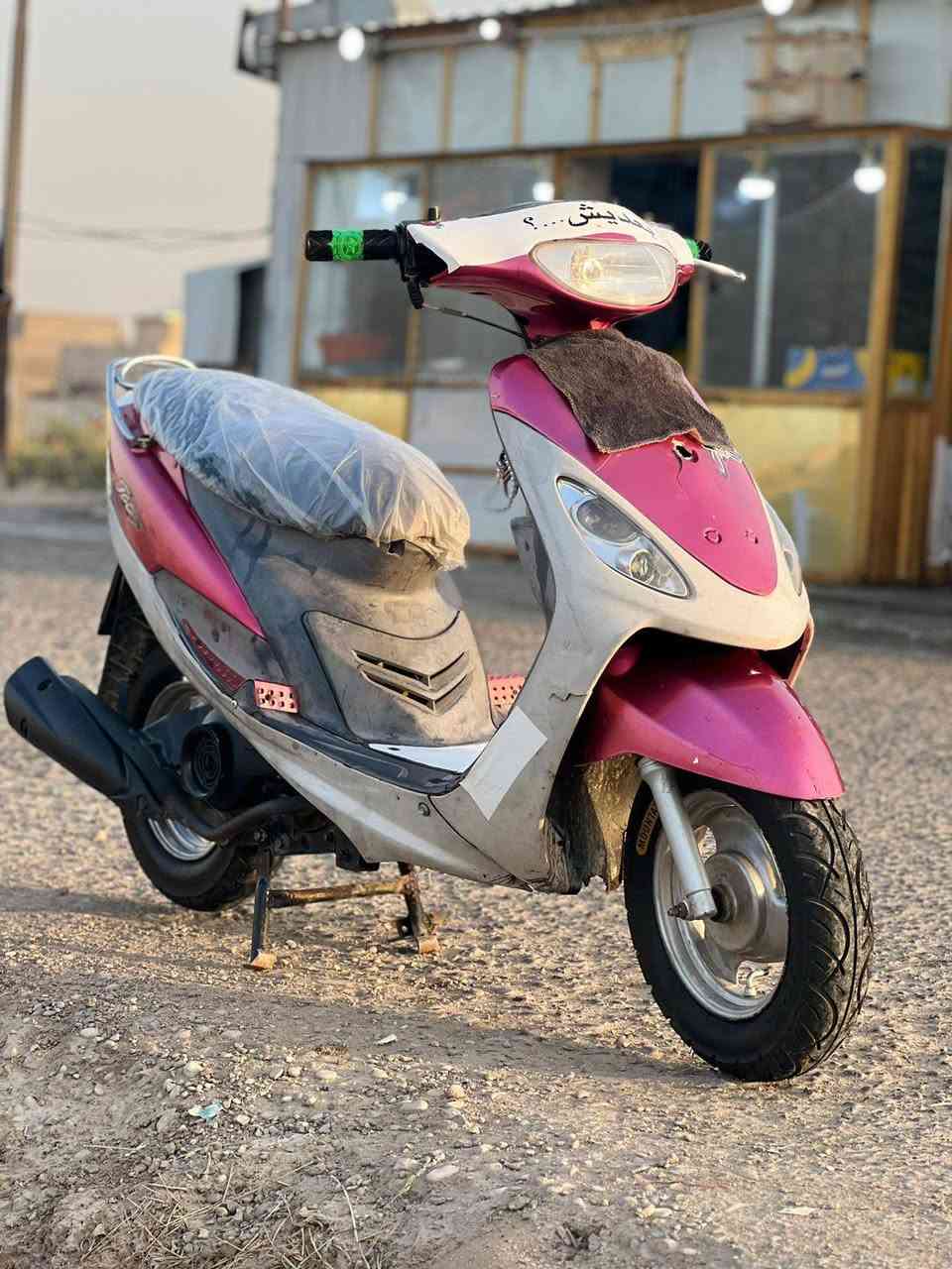 سلام عليكم
دراجة ماكس قجمه للبيع.
دراجه جاهز ه كهربائية كلها شغاله 
دبلات جدد تايرات جدد كلجات جدد
محرك مفتوح الشراي يتصل وبلخدمه
المكان القرنه الثغر ***********
