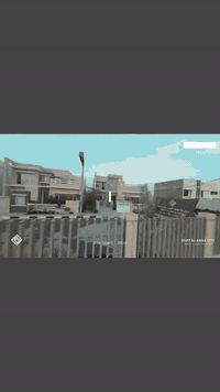 فيلا للبيع في مجمع شط العرب السكني 🏘️  السلام عليكم من مكتب عقارات الحسن للأستثمار العقاري نقدم لكم فرصة استثنائية ذهبية لاتفوت ابداً فيلا في مجمع شط العرب السكني تقع في الزون الاول المميز جداً بمساحة 200 متر مربع تفاصيل الفيلا مرفوقة بمقطع فديو مصور داخل المنشور 

بسعر مناسب جداً جداً 350 مليون دينار فقط 🔥🔥

للاستفسار الاتصال على الارقام التالية : 
*********** - ***********

او التفضل الى المكتب الكائن في حي المهندسين مقابل بريد القبلة 📍
