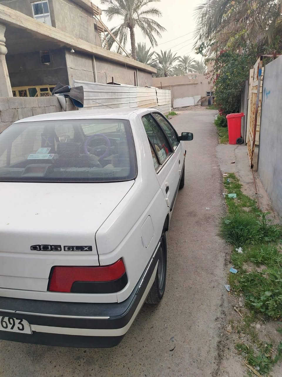 السلام عليكم
بيجو glx 2012
كفاله عامه عدا شخط باب سائق
ماشيه١٤٠ رقم بغداد باسمي 
كير مكينه تبريد كفاله 
تخم تاير صدر دهن كله جديد 
مكانه بغداد الدوره أو ناحية الرشيد 
***********
