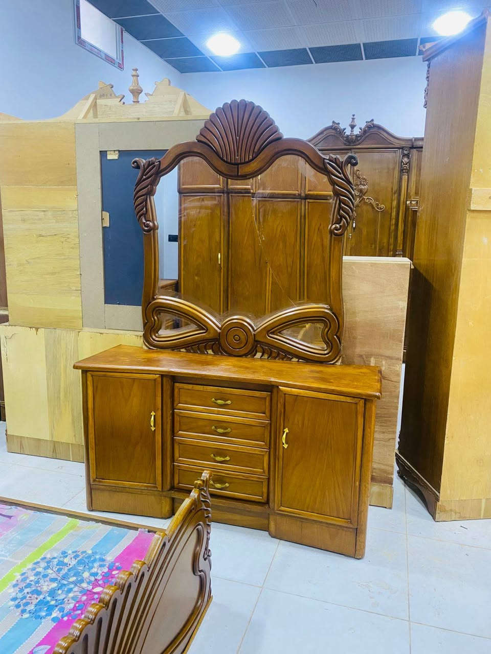 غرفة حطاطة 5ملم شرط للبيع 750قفل تواصل عالرقم ***********
