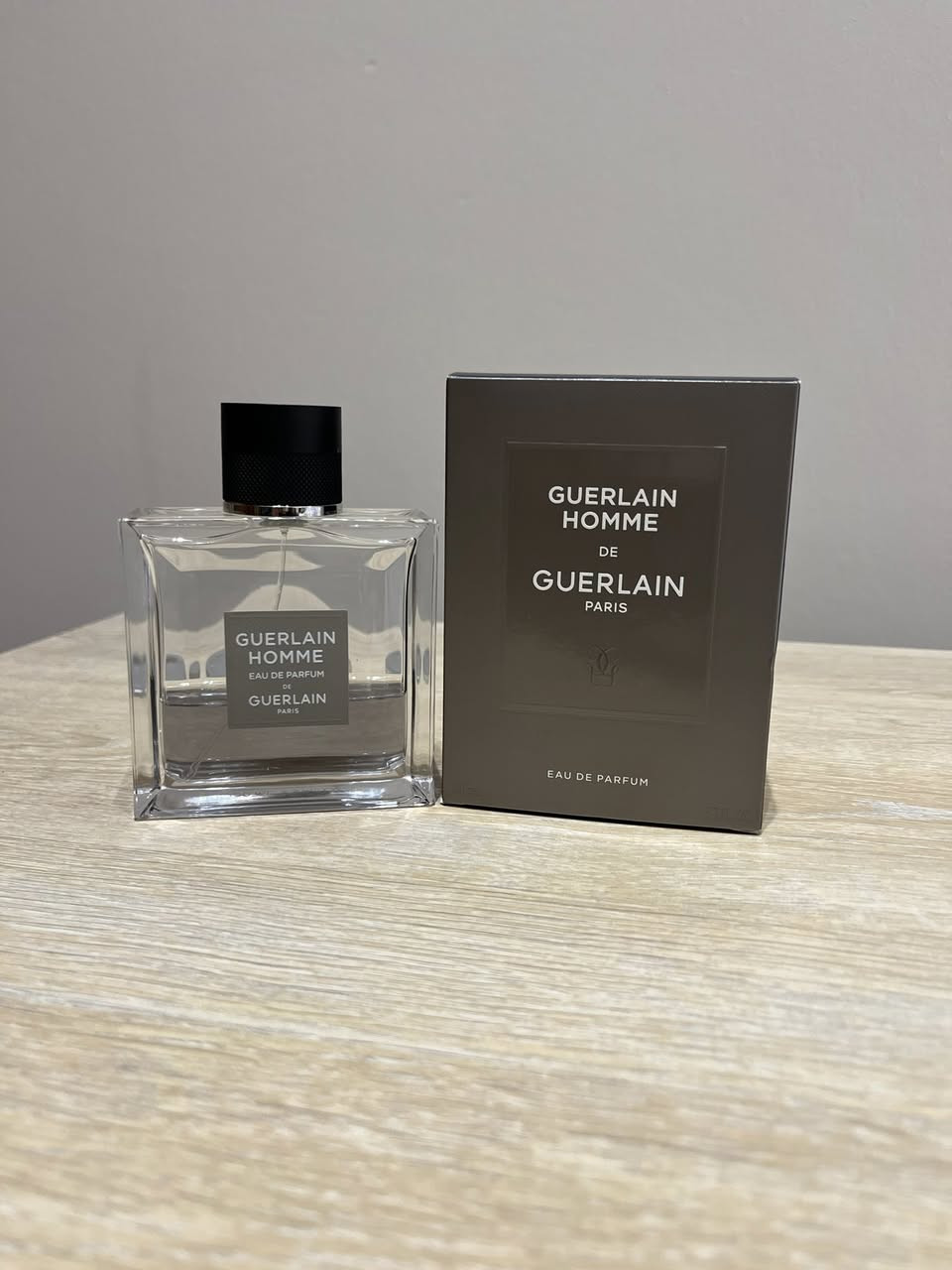 السلام عليكم
Above the waves متبقي كما موضح 
السعر ١٠٠ الف

كيرلان اوم edp متبقي ٣٥ مل 
السعر ٢٥ الف

فيبراتو النسخة الفرنسية متبقي كما موضح
السعر ٦٠ الف

سامبلات تيليا ١٥ مل 
السعر ٥٠ الف


**إذا كنت صاحب هذا الإعلان وتريد حذفه لأي سبب، رجاءا أرسل رسالة إلى الدعم الفني**