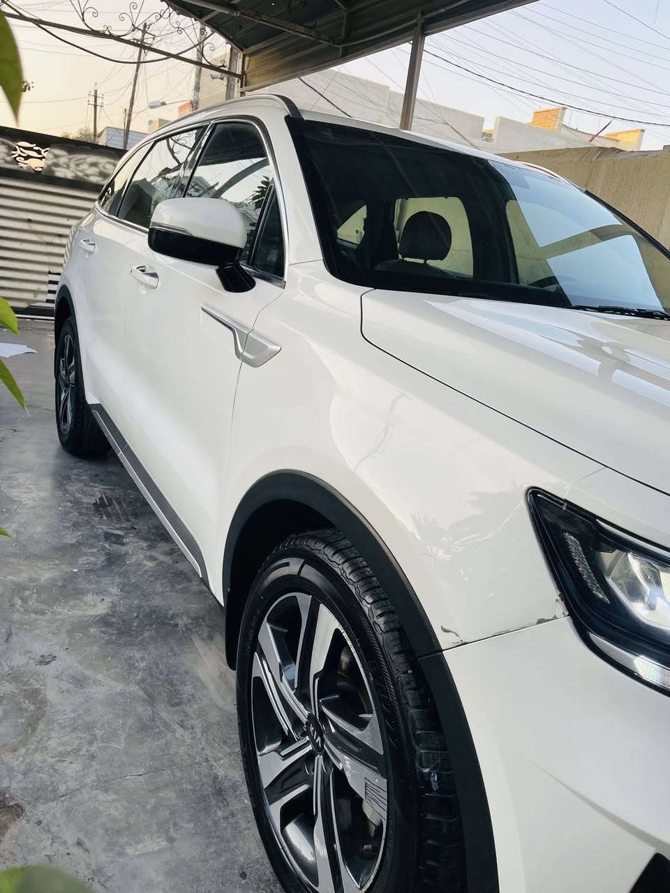 سلام عليكم 
للبيع 
كيا سورنتو موديل ٢٠٢١ خليجي 
رقم بغداد
ستة سلندر
نص فول
بصمة
كشنات كهرباء
صندوك كهرباء 
كير عصا 
مري شفط 
حساسات
شاحن واير ليس 
تشغيل عن بعد 
قمارة حديد 

السعر ٢٦٨
مكان السيارة بغداد
***********
مكفولة من الصبغ فقط بارد بسيط مأشر
