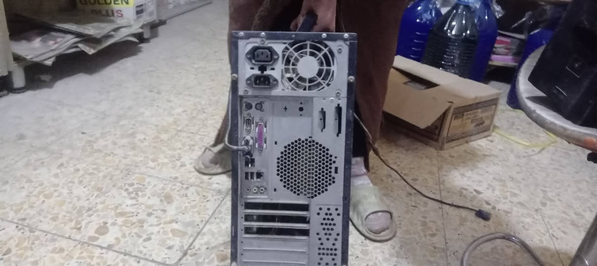 حاسبه للبيع معه يوبي اس وشاشه رقم *********** مستعجل عله بيعته ورخيصه
