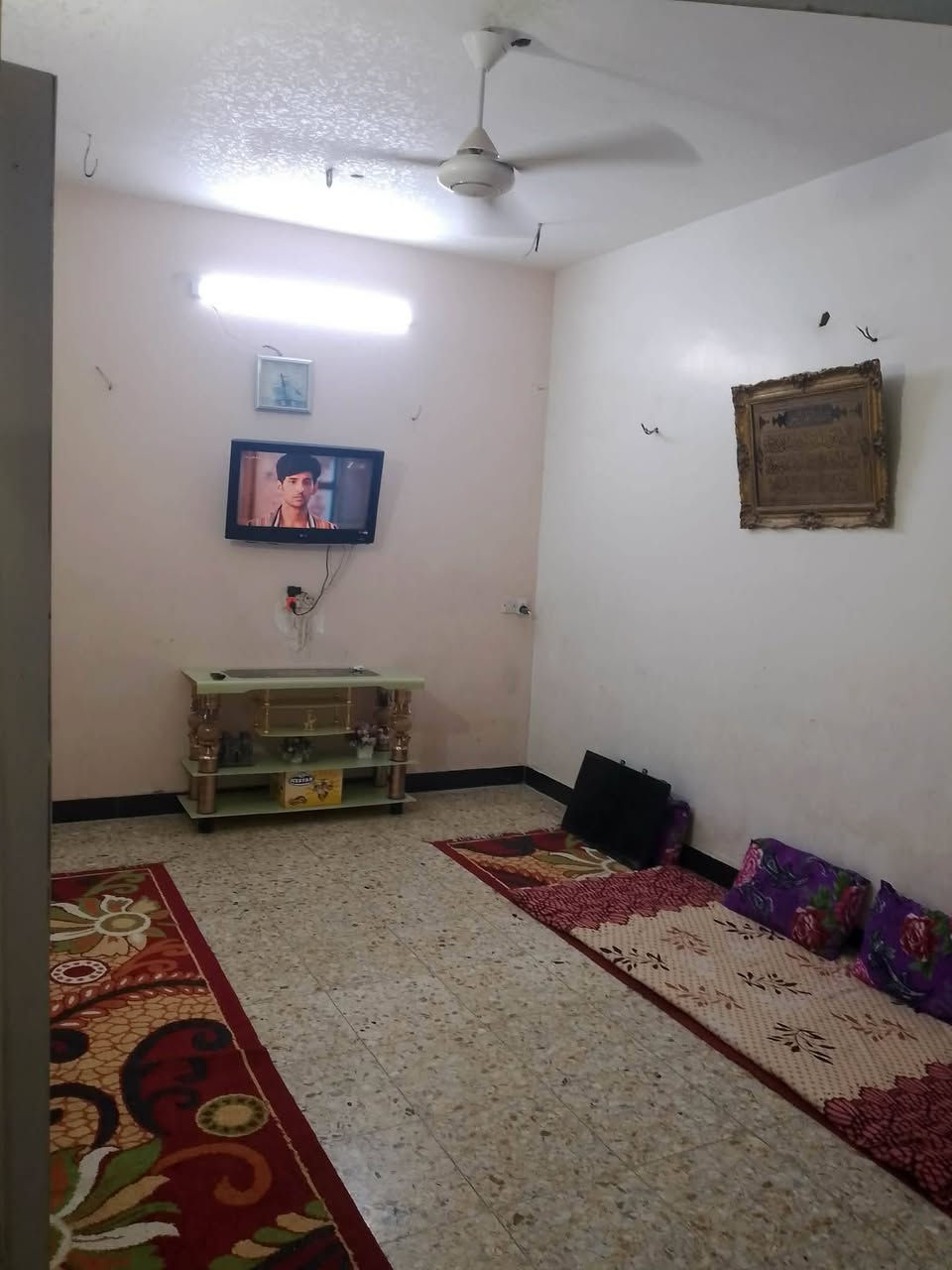 بيت للبيع مساحه 100متر طابق واحد المكان الأمين اسكينه شارع صيدليه هاله وليد ***********
