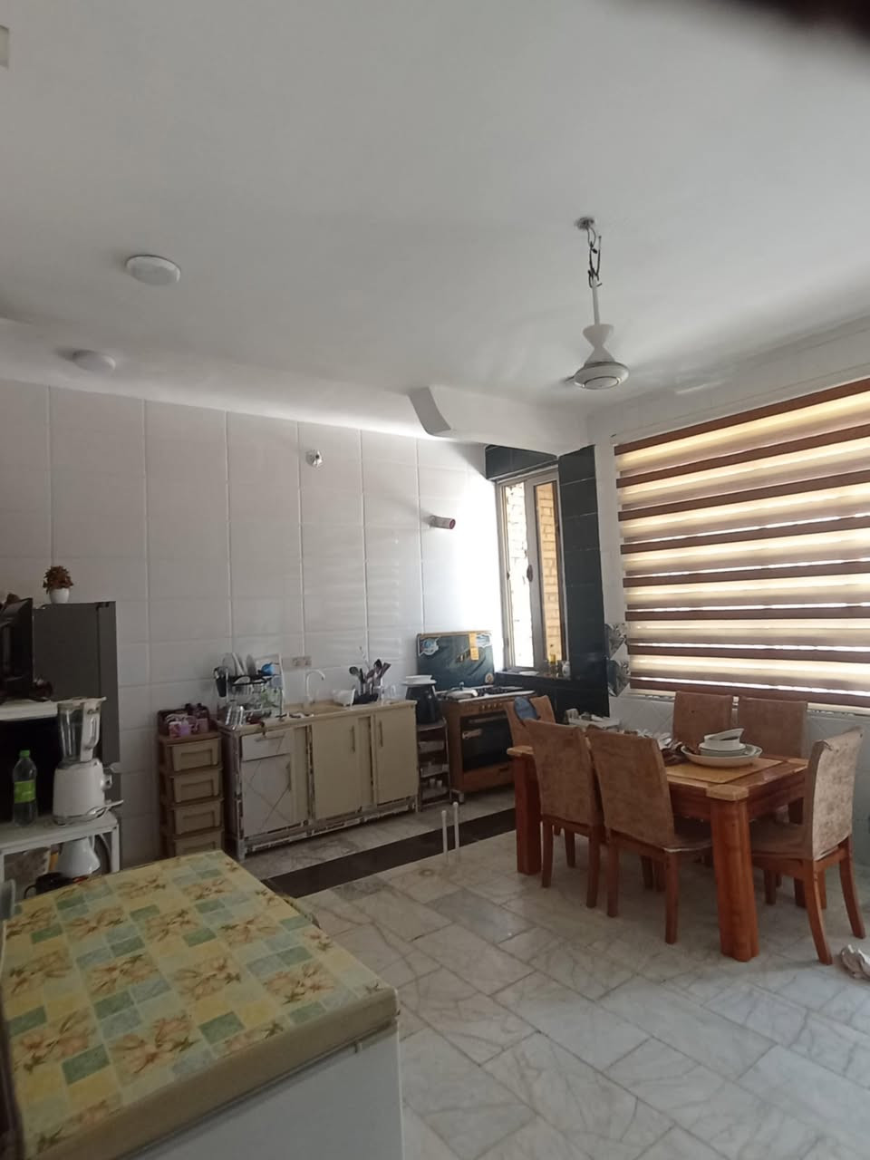 على بركة الله 
دار للبيع  طابو زراعي سند 25. حله ورديه خارج قرب جامع العكام.  بناء حديث المساحه 250.   ثاني قطعه عن شارع العام السعر خاص 
مكتب فيوضات الرحمن 

***********
