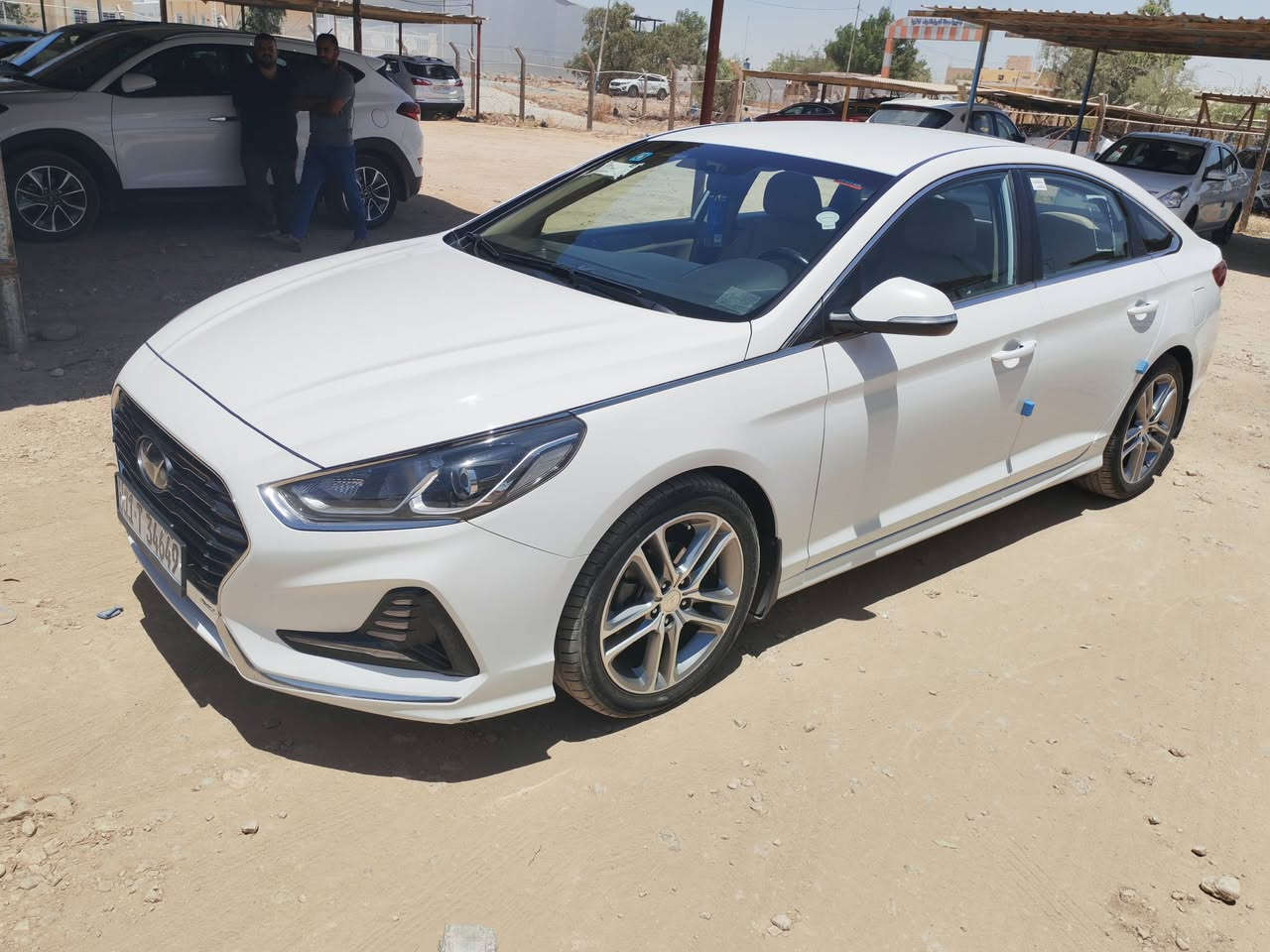 للبيع هونداي سوناتا موديل 2018 رقم انكليزي بغداد باسمنا خليجي محرك 2400 تبريد قطعتين سياره مكفوله من الضربه والصبغ والتبديل بيها بارد مقدار شبر بلباب فقط السعر 170 وبيها مجال بسيط للاستفسار اتصال ***********
