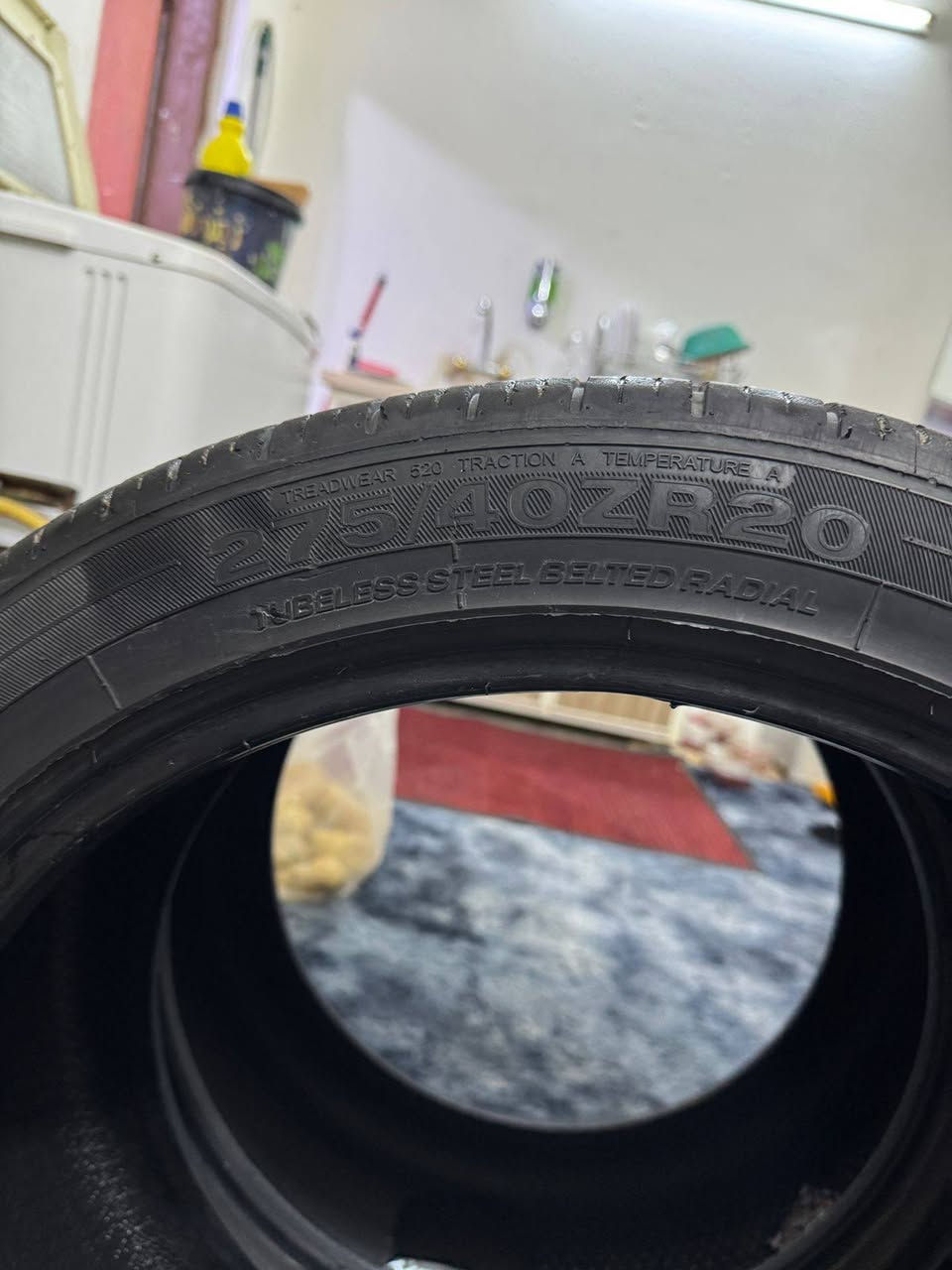 تخم تاير مستعمل نضيف صيني 275\40\20 السعر 120 العنوان بغداد شارع فلسطين ***********
