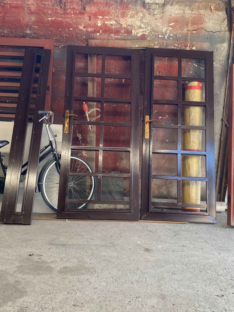 عالم الحدادة لعمل كافة الابواب والمسقفات والشبابيك والمحجرات وبأحدث التصاميم حسب الطلب كما يتوفر القطع بالاوكسجين لجميع انواع الشيلمان العنوان كوفة - حي ميسان
للتواصل ***********
