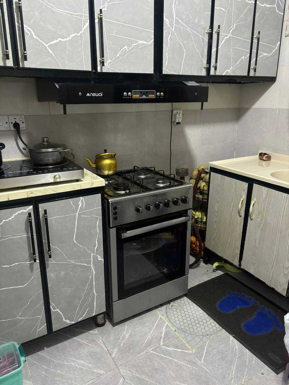 من رخصة الادمن
للبيع بيت مساحا 100 متر 
قرب الجسر الثالث بناء بلوك درجة اولى متكون من غرفة وصالة واستقبال  ومطبخ وحمام داخلي + تواليت خارجي للاستفسار ***********
السعر 51 مليون وبي مجال بسي
