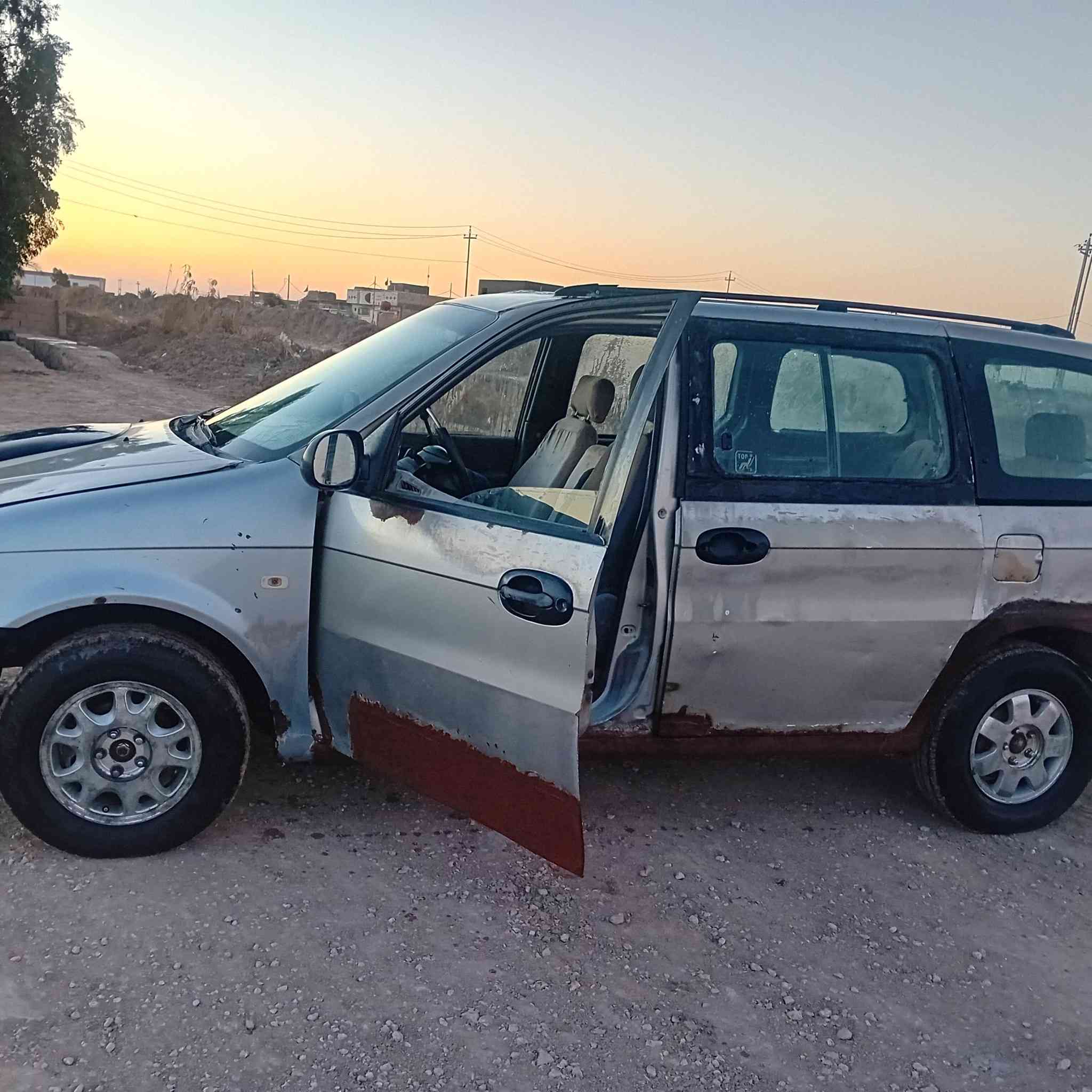 كيا كرنفال موديل 2000  بابل الماني السعر 16 
***********
