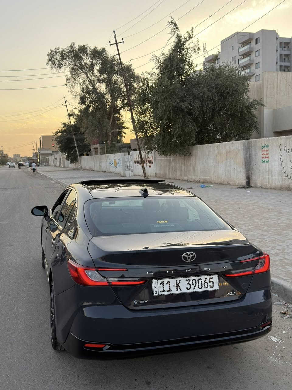 𝟐𝟎𝟐𝟓 𝐓𝐎𝐘𝐎𝐓𝐀 𝐂𝐀𝐌𝐑𝐘-XLE
تويوتا كامري (Xle)موديل : 2025

 رقم بغداد ابأسمي

اللون :  اسمنتي

عداد المسافة : 6000 

حجم المحرك : 2.5L (4.سلندر) هايبرد

ملاحطة حادث السيارة : موضح بالصوره الجاملغ الخلفي من دون دواخل راجع pdr من دون قطره صبغ الايبراك سليم وداعميه رجعت نفسها

المواصفات XLE
5 كامرات محيطية 360

داتوا شو 

سستم صوت JBL + دمام خلفي

كيج الكتروني

شاشة  كبير لمس

شحن واير ليس

ابواب  بصمة

بصمة تشغيل 

داش كام TOYOTA بلادي

تشغيل عن بعد (𝐑𝐄𝐌𝐎𝐓𝐄 𝐒𝐓𝐀𝐑𝐓)

هاند بريك بصمة

اوتو هولد (𝐀𝐔𝐓𝐎 𝐇𝐎𝐋𝐃)

اوتو ستارت (𝐀𝐔𝐓𝐎 𝐒𝐓𝐀𝐑𝐓)

اوتو ستوب (𝐀𝐔𝐓𝐎 𝐒𝐓𝐎𝐏)

رادار امامي (تحديد مسار)

‏‎رادار جانبي (نقاط عمياء)

‏‎رادار خلفي (التحذير من الاصطدام)

 نظام (𝐄𝐂𝐎)

نظام (𝐍𝐎𝐑𝐌𝐀𝐋)

نظام (𝐒𝐏𝐎𝐑𝐓)

تحكيمات استيرن

تبريد مركزي قطعتين

كشنات جلد

كشانت تدفئه + تبريد 

سكان هيتر 

كشن السائق وراكب كهرباء

ويل حجم 18 

لايتات ليـــLEDـــد عدسة زينون بيلادي

بكلايتات ليـــLEDـــد بيلادي

سعر السياره 325ورقه او مراوس حسب القناعه
‏‎تفاصيل اكثر الاتصال علی ارقام التاليه  

 
*********** 

مكان السياره بغداد
