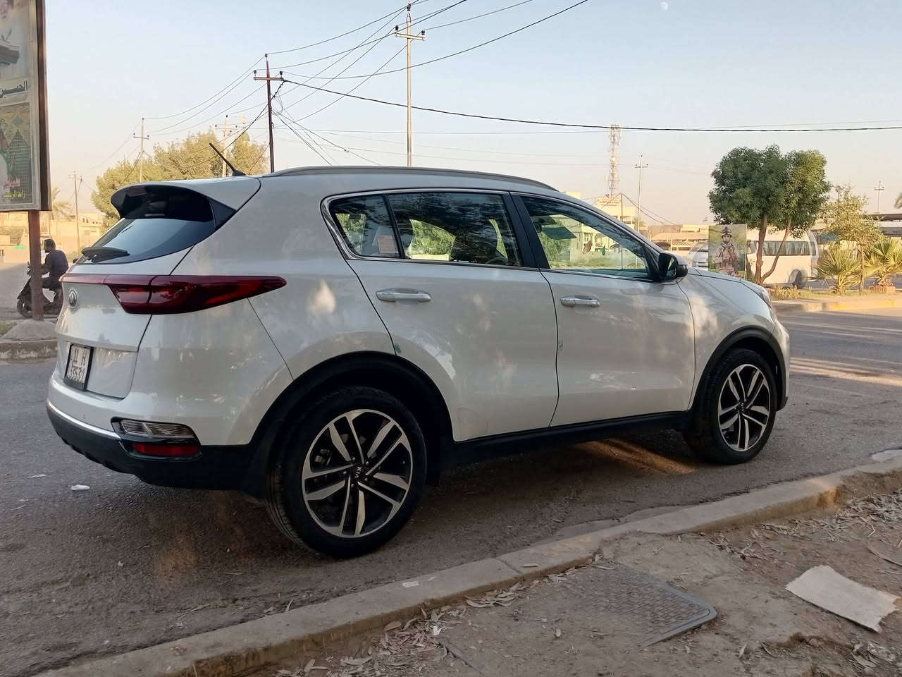 السلام عليكم سبورتج موديل 2019 خليجي مكينة 2000 دوش ماشية 97 سيارة جديدة وجاهزة داخل حمصي  تخم تاير تبريد تدفئه رقم بغداد الانكليزي بأسمي بيها شبرين صبغ باب السائق كير مكينة شركة السعر 177 مكاني بغداد المحمودية للاستفسار الاتصال *********** /***********

