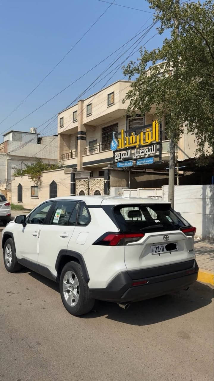 راف فور 2023 خليجي بانزين سعر بلاش…🔥
رقم سليمانية تحويل مباشر 
تجميع صيني
داخل احمر 
كامرة خلفية
شاشة كبيرة 
سايد بريد دكمة 
تحكم سترين جهتين 
تثبيت مسار 
بعد بيها هواي موصفات 

السعر 217 ورقة فقط ……🔥
للاستفسار *********** بغداد, العراق
