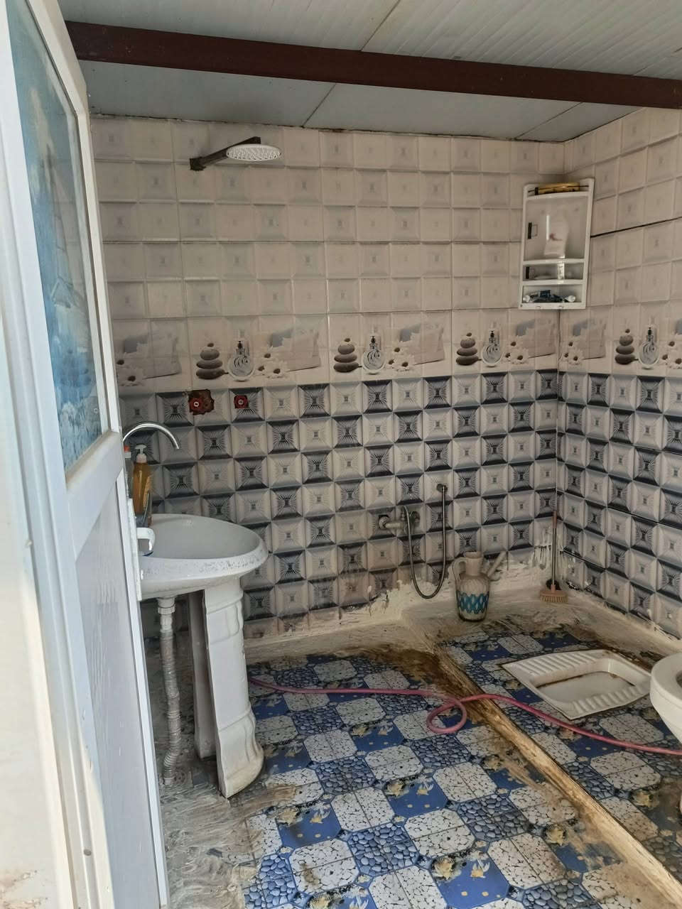 السلام عليكم 
بيت للبيع طابقين في منطقة السيدية مقابل الشقق السكنية المساحة 200م
رقم العقار 450/ 42 طابو صرف 
ثاني بيت عن الشارع العام
منطقة متكاملة من ناحية البناء 
الطابق الأرضي 
غرف نوم عدد/ 3
مطبخ/1
ديوانية/ مساحتها 11×4
صحيات داخلية وخارجية 
الطابق الثاني 
غرف نوم عدد 2
صالة 8×4
صحيات 
البناء/
الطابق الأرضي/ طابوك 
الطابق الثاني/ فرمستون 
السقف شيلمان/ أوكراني 
الأساس البتلو (كونكريت)
سنة البناء 2014
السعر 85
رقم صاحب البيت 
***********
