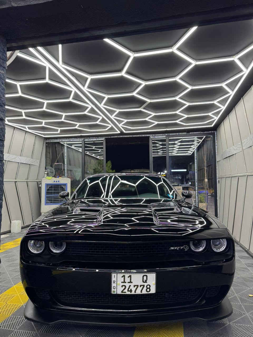 السلام عليكم سياره دوج جالنجر 
موديل  2023 sxt
ماشية 42ميل 
حادث (حافه البنيد+جاملغ جهة السايق)
المكان بغداد 
صور الحدث موجودة 
السعر 190 
الرقم الهاتف ***********
