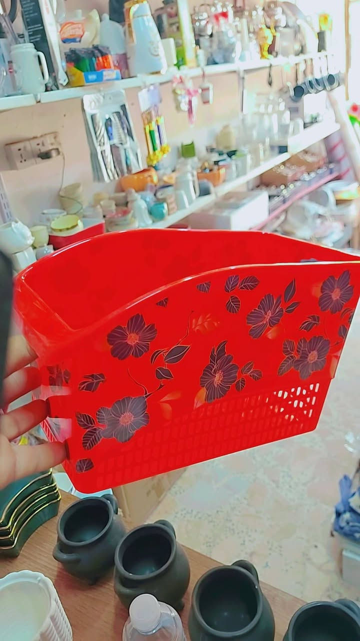 اهلآ وسهلا بكم  نوفر لكم مواد منزليه وحاجة الف وانسب الأسعار  العنوان ماقبل اسواق الشورجه قرب الكرادين منطقة الطي  يوجد خدمة توصيل داخل الطي؟  وارجو المتابعه 🥰🥰 🥰بناية حجي حسين الكرادي؟ ***********
