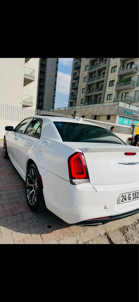 السلام عليكم للبيع کرایسلر S300موديل 2018 کندي كلين 
المواصفات
کوشنات جلد 
کوشنات حار
سویچ بسمە + شغال
ميمۆری کوشن
کامێرای دوارة + حساسات
گير و مەکینە بشرط
سنوية جديد لحد  2029
تحویل غرامە بشرط
بجم عريض S 
ماشي 66 ميل حقيقي 
سيارة بدون مصرف جديدة 
ملاحظة :: 
بيه فقط شبرين صبغ 
سعر 288 ومجال مكان سيارة كركوك 

📞
*********** كركوك, العراق
