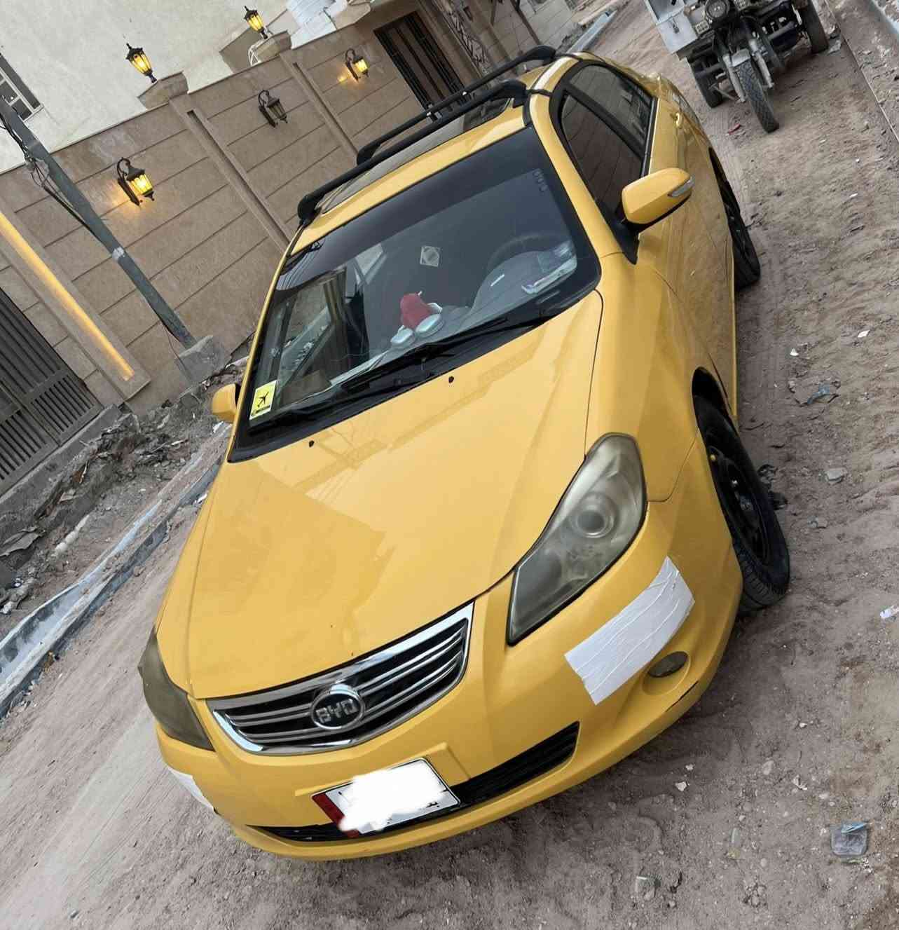 مرحبا شباب بي واي دي موديل 2014 فول موصفات بصمه سياره جهازه ع حسب الصول ومصفره هيأ سياره مكفوله فقط باب خلّف السايق محرك كير بحاله جيدة طخم تواير +سبير دوشمه جديده صدر كله جديد مشط جديد لايت زنون سياره جاهزه 
تبريد ثلج غاز فرنسي 🧊
سعر. 60 
بي وتساب وتصال ***********
عنوان بصره
