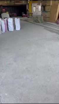 المرحله الأولى مركز عنايه السيارات.. تم تجهيزه بارضيات بلاستك مقاومه ل...