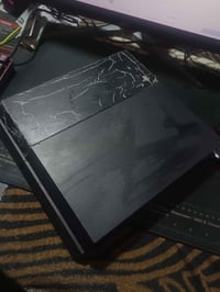 ps4 fat مهكر 500G ياتي معه جوستك 1 و HDMI   السعر 270 الف للستفسار الر...