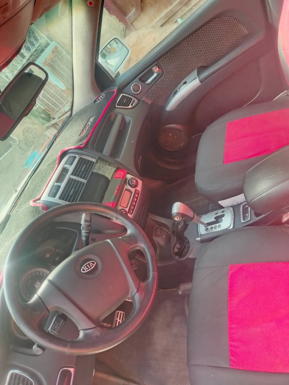 سلام عليكم كيه سبورتج مديل 2007سياره حلوه بعنه الكلمه غرفه جديده صدر جديد تبريد ثلج مكينه لا تبخير ولا تنقيص رقم نكليزي تايرات جديده شاشه جديده  مري شفط مابيها حادث فقط البنيد صبغ وربع صابع جنطه صبغ وصور سونار مرفقه بل منشور سعر 97وبيها مجال مكان بغداد شعله ***********
