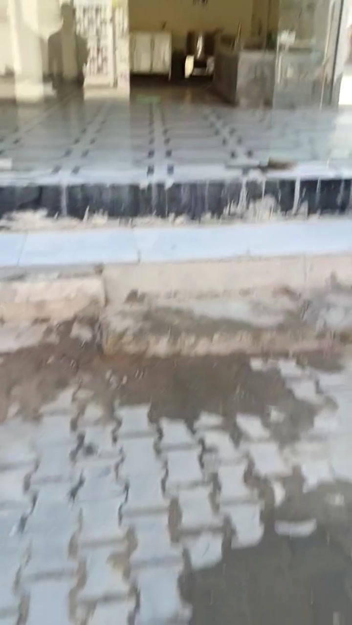 مجمع دجاج وسمج للبيع 
***********

