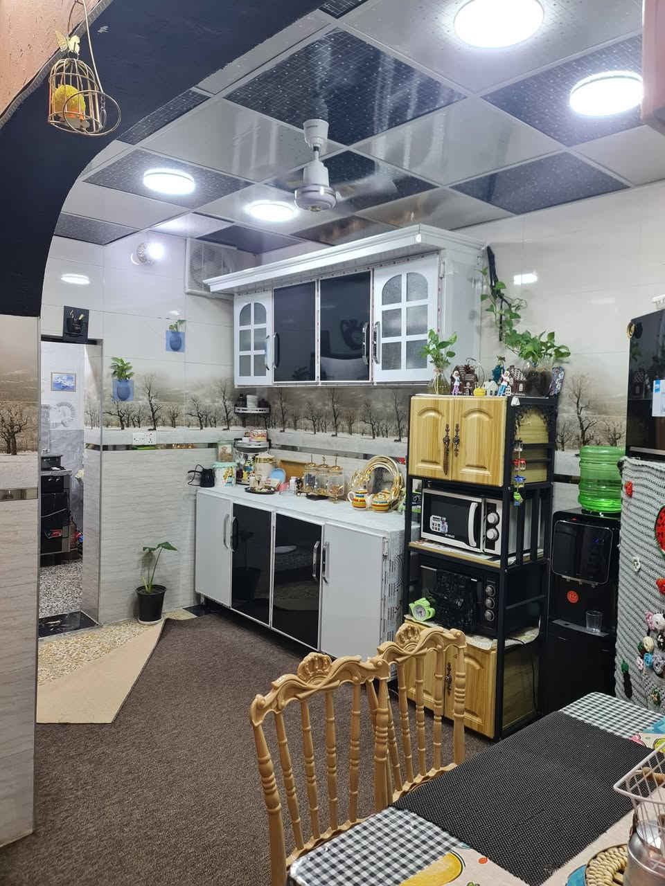 دار طابو ملك صرف مساحة  ١٦٠م 
واجهة ٨ نزال ٢٠
طارمة. حديقة. هول. استقبال كبير
مطبخ حار +مطبخ بارد
+ مطبخ طابق ثاني أو مخزن
٣ غرف نوم 
٣ صحيات + لوندري ملابس
٢ سطح + بلكونة
يباع كامل او مناصفه الى طرفين 
العنوان قرب تقاطع الربيعي
خلف دلالية قائد الشمري
منطقه ال١٦٠

السعر ١٨٠  مكاتبة مباشرة مع المالك
للاستفسار ***********
