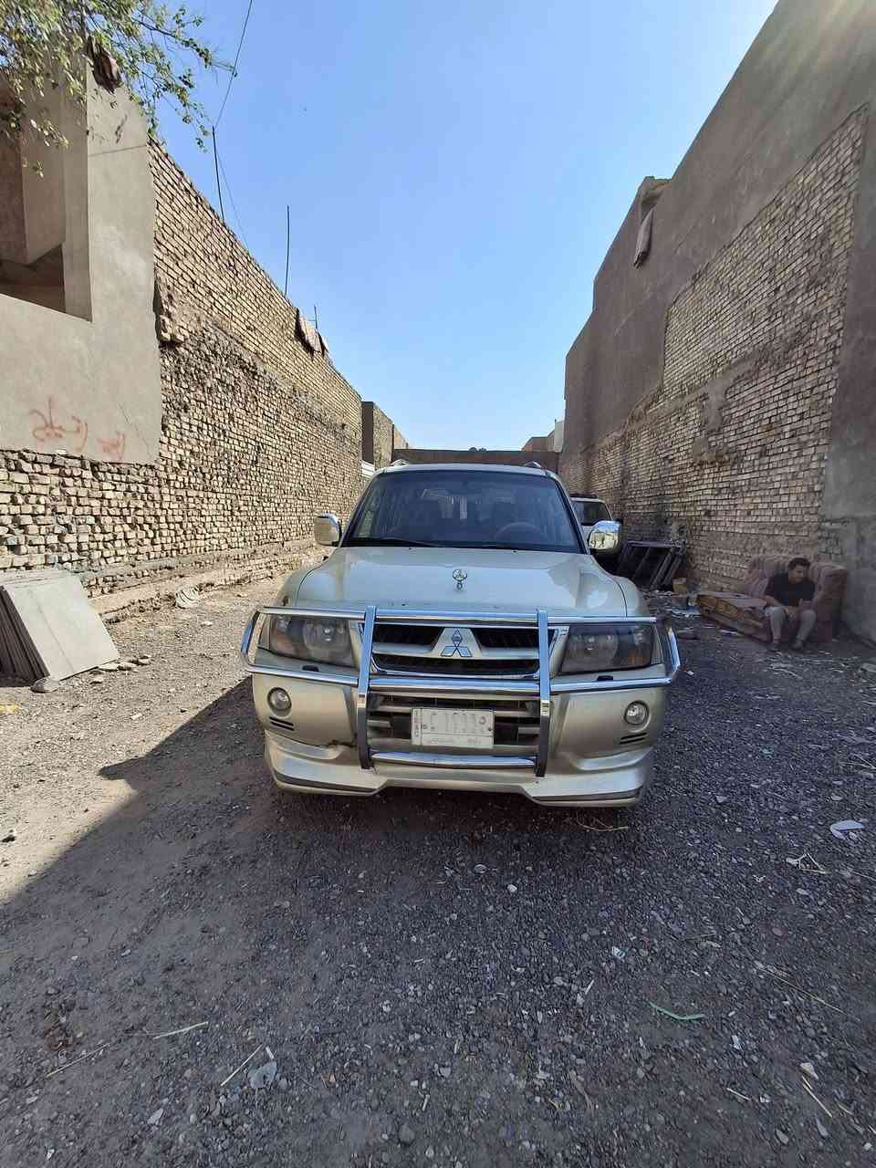 اسلام عليكم سيارة باجيرو للبيع موديل 2004 مصبوغه حزام للجماليه محركه 6 خير من الله السيارة تحويل ثاني يوم مكفوله السيارة المكان بغداد المدينه الهاتف *********** واتس السعر 75 وبيهه حك الجيه
