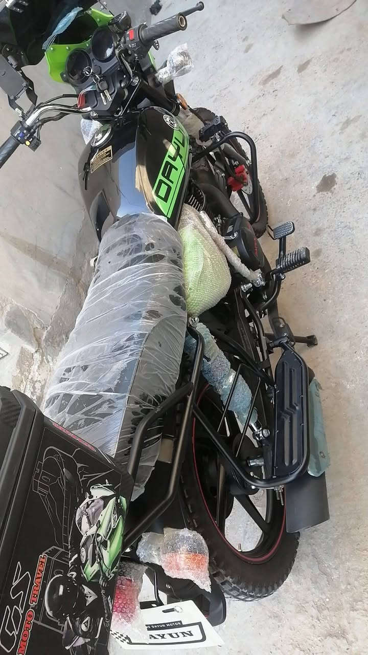 ياالله السلام عليكم
اللهم صلي على محمد وآل محمد
دايون نفخ للبيع
الشكل الجديد
بعدها زيرو
موديل 25
اوراق اسكنر
مكينه 200
الأصلي 5 نجوم
كتابه حمره
سويج سجينه
الدراجه بعدها بالجيس
سعرها مليون 500
1.500 وبيها مجال قليل
العنوان حله المركز ***********
