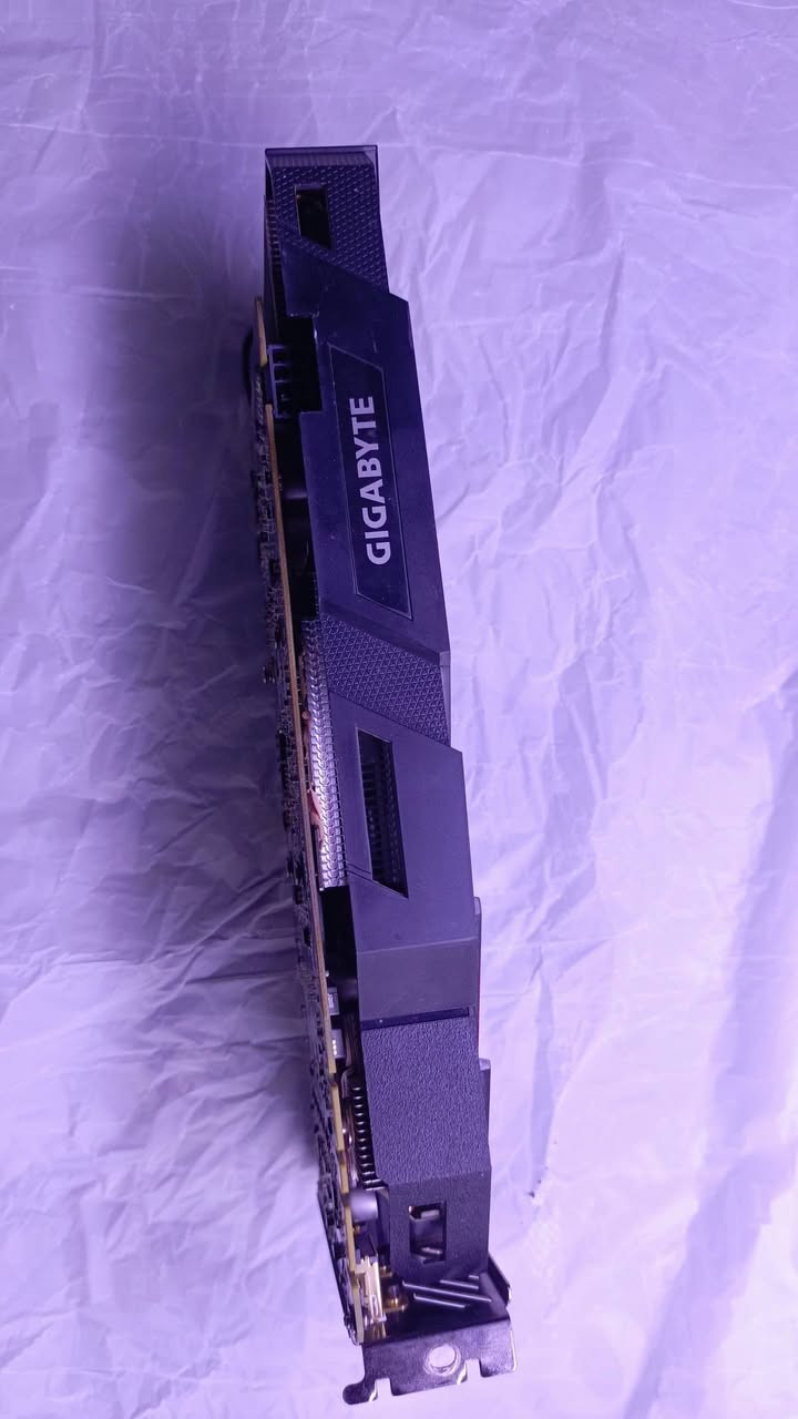 🔥 للبيع كرت شاشة نظيف ومجرب 🔥
🎮 NVIDIA GeForce GTX 1070  8GB GDDR5
✅ حرارة ممتازة تحت الضغط
✅ مجرب على FurMark ومستقر
✅ أداء قوي يشغل أغلب الألعاب بسلاسة 
السعر 160الف مع توصيل 
واتساب ***********
