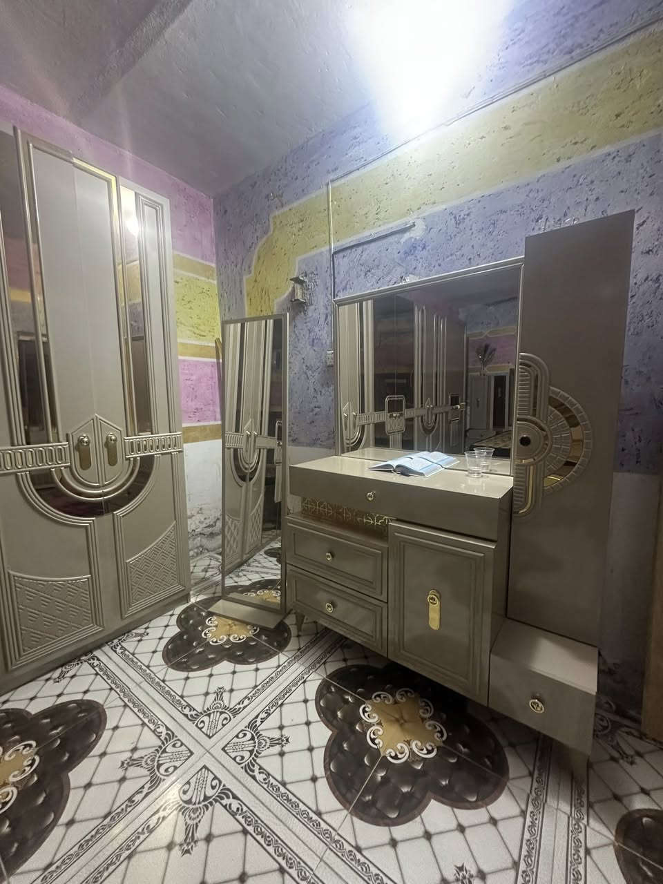 غرفه البيع نظافه 100/100
***********

