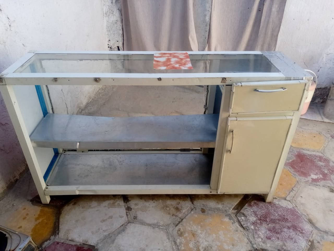 ميز أمنيوم نظيف كلشي مابيه ب75 بي مجال


**إذا كنت صاحب هذا الإعلان وتريد حذفه لأي سبب، رجاءا أرسل رسالة إلى الدعم الفني**