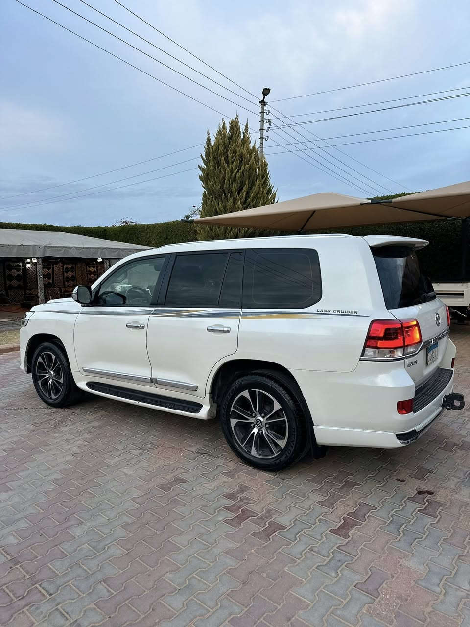 الآن من معرض ابوطارق لتجارة السيارات 
لاندكروز.       2020.     عداد. 130. الف  6سلندر.  
رخصة سنة.   زيروو. .     01222160077. 01289777352


**إذا كنت صاحب هذا الإعلان وتريد حذفه لأي سبب، رجاءا أرسل رسالة إلى الدعم الفني**