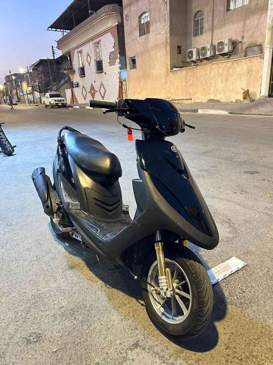سلام عليكم شباب دراجه ماكس عدله دراجه نضيفه شغاله  هندر  مفتوحه تجي ووشف بصره تنومه قرب فلكت ابو مهدي المهندس مكينه بلاد بوشه 49 عوزه بس كهربايات ماتشتغل وبيه كزوز رياضي ودبلات أمامي وخلفي  سعر 550 وبيه مجال الرقم   ***********
