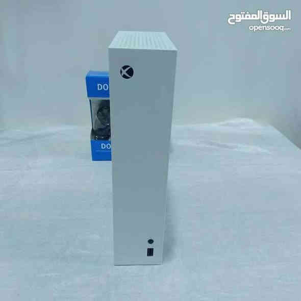 xbox series s 512gb
استخدامه قريب ال 7 اشهر 
نظيف بنظافة الجديد 
متوفر جميع ملحقاته مع كارتونته وحتى الكارتونة بدون أي ضرر 
جوستك واحد الاصلي خالي من العطل وتكدر تفحصة وتتأكد 
الجهاز هو وجوستكه نظيف بنسبة 100%
لا مفتوح ولا مبدل بيه شيء 
استخدامه قليل لان موظف وبنفس الوقت عندي دوام 
اي معلومات اضافية حاب تعرف عنها تفضل خاص 
السعر 350
المكان بغداد
متواجد مسنجر+ *********** وبي واتس
