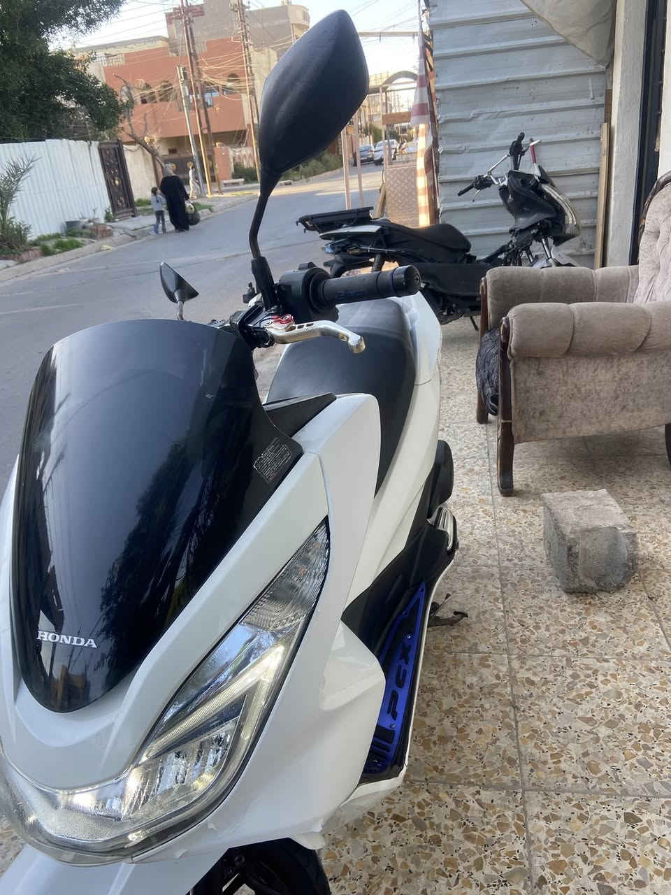 بي سي اكس جيل الثاني ياباني JF كفاله بالمكينه ما ممدود عليها سبانه و لا ملعوب ببرغي كفرات كلها بلاديه
دراجه حلوه بمعنى الكلمه حتى احلى من الصور كلشي بيها شغال بيها حساس ازدحام و ستان كهربائي سعرها ١٨٠٠بيها مجال للطيبين (مكاني بغداد حي جهاد


**إذا كنت صاحب هذا الإعلان وتريد حذفه لأي سبب، رجاءا أرسل رسالة إلى الدعم الفني**