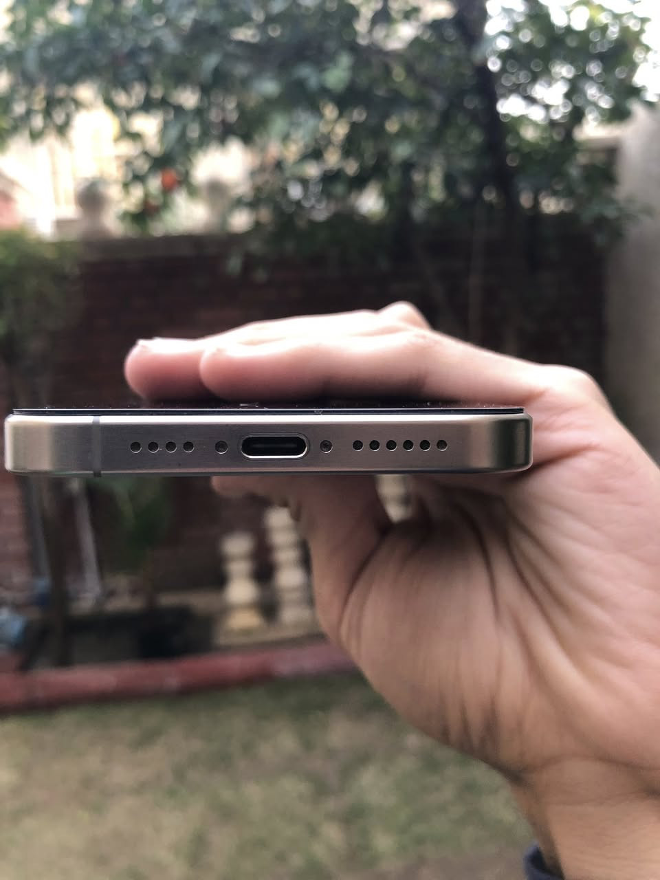 السلام عليكم
iPhone 15 Pro Max 

بطارية 88

ذاكرة 256

لون التيتانيوم

ملحقات كاملة

نظافة 99%

بغداد الامين الثانية

السعر مليون و150 وبي مجال

للاستفسار ***********
