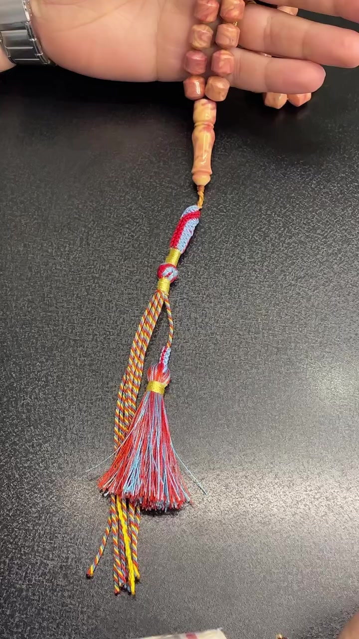 سندلس شبيه باسكن روبنز
كصة كويتي 
47خرزه
الوزن 60غرام
للحجز تواصل خاص او واتساب ***********
