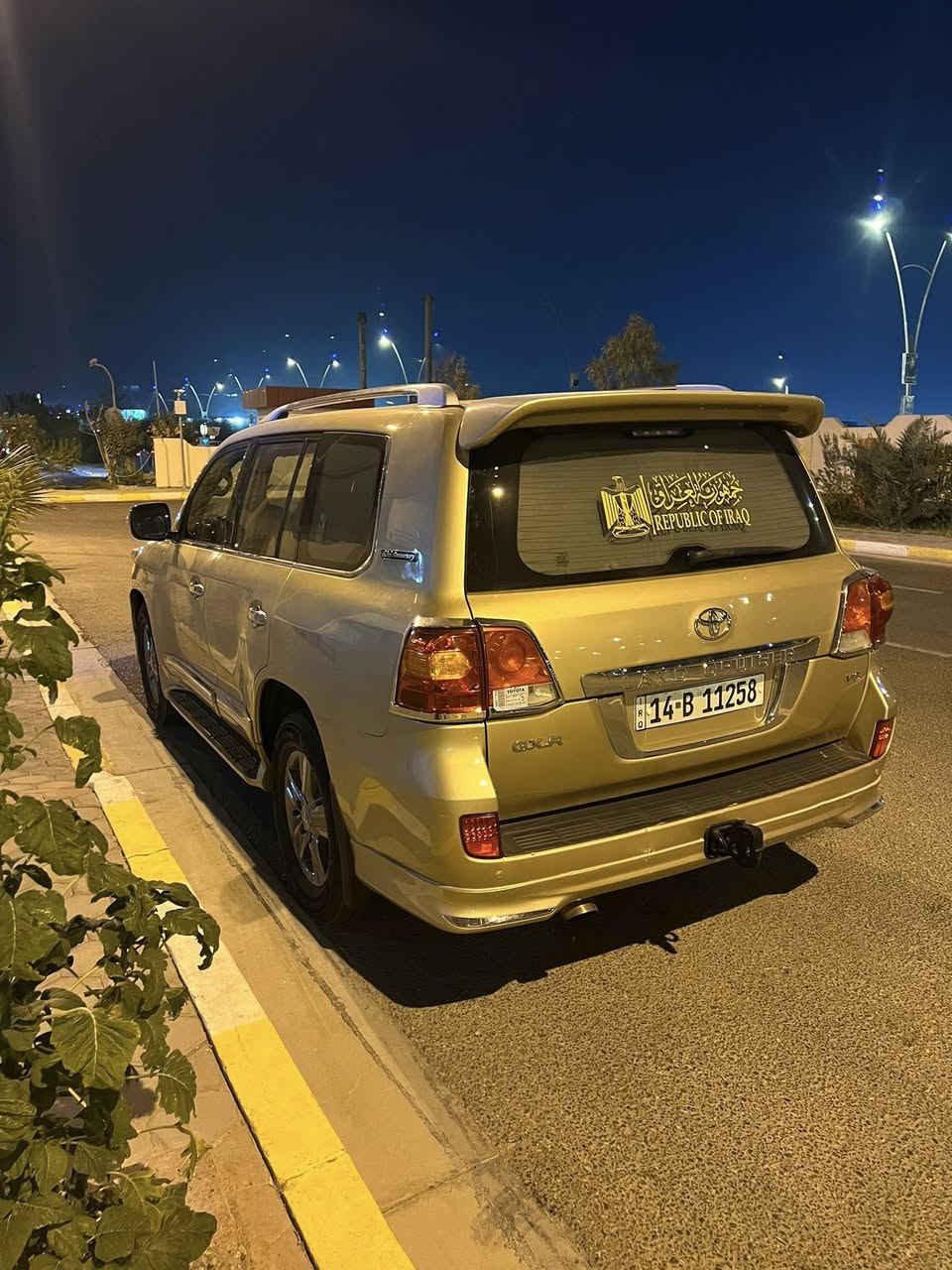 كل الشكر والتقدير للادمن لاندكروز ٢٠٠٩ محدث ١٣ رقم بصره إنكليزي سنويه لل٢٨ مصبوغه فرن تغيير لون من اسود لذهبي حادث جاملغ تبريد حداديه كير محرك ماناقصها برغي ٦ سلندر ستينيه السعر ٢٨٥ وبيها مجال بسيط للاستفسار ابو احمد ***********
