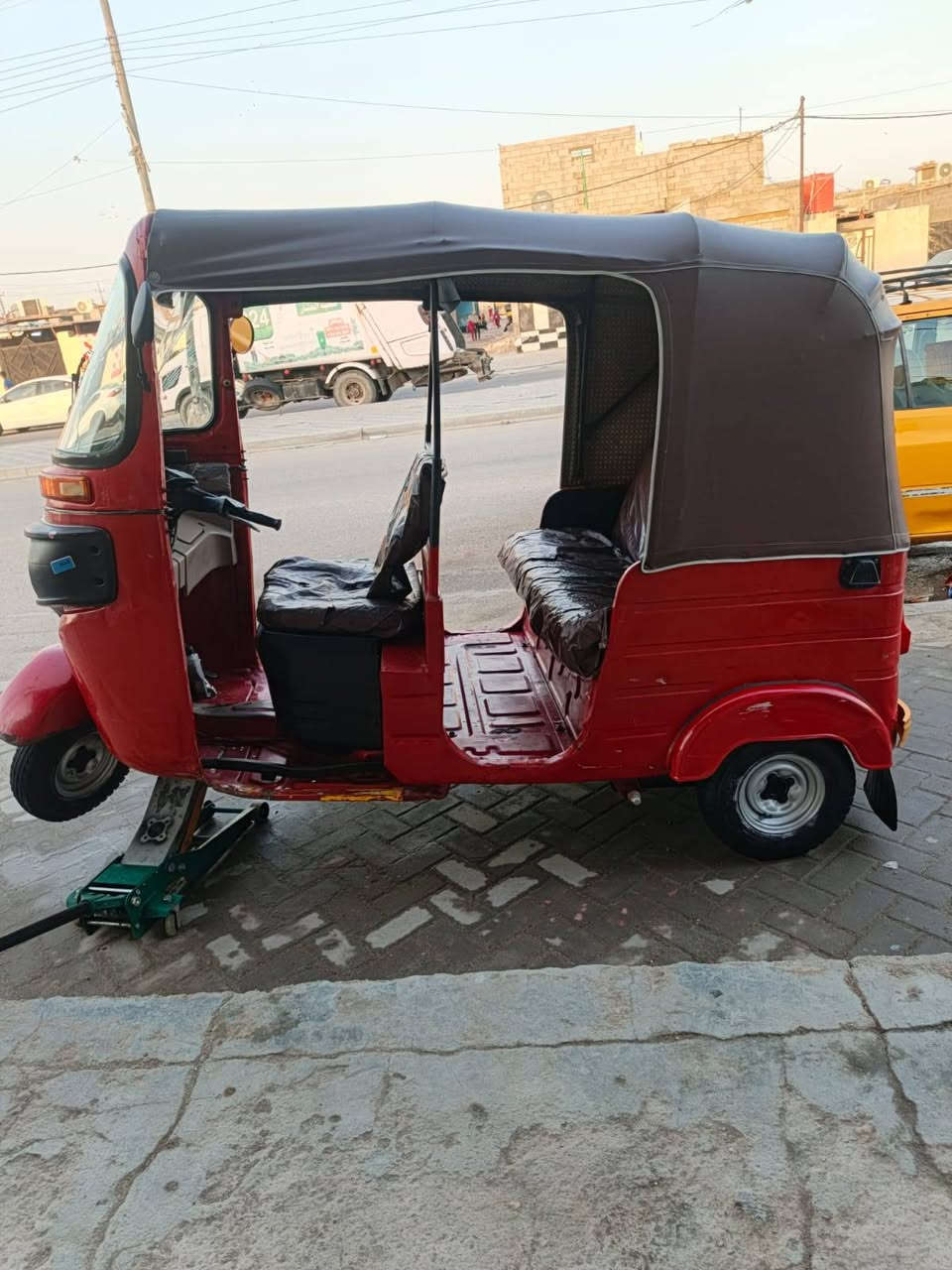 سلام عليكم تكتك 2018داخله 2019رقم وسنويه راعيه موجود تحويل ثاني يوم بصره حي الحرار قرب المحكمه العسكري ***********
