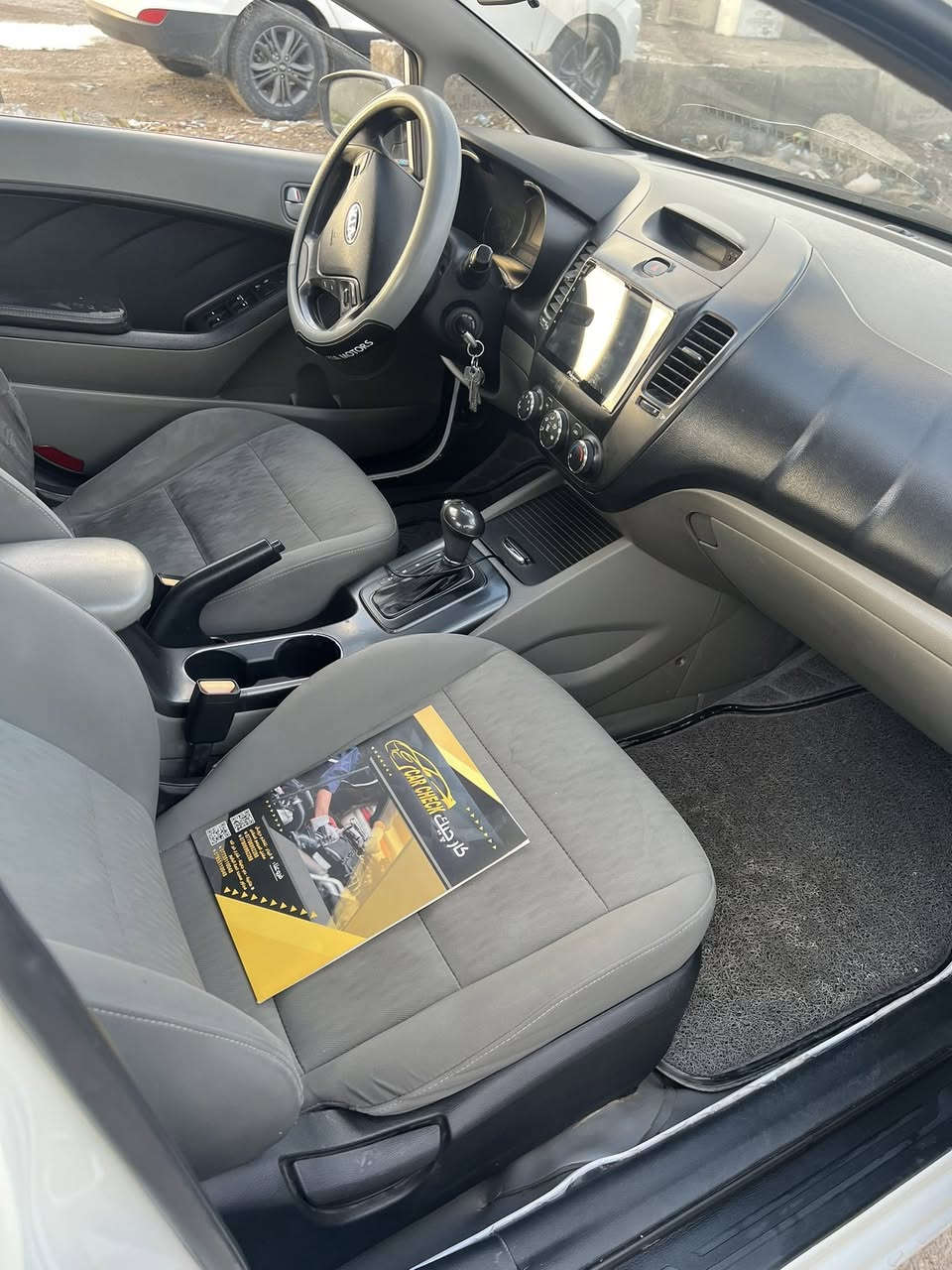 سلام عليكم سيراتو 2016 البيع سياره خليجيه بيه فقط صبغ 3 قطع سعر السياره 115 وبيه مجال السيديه تقاطع دريش رقم الهاتف ***********
