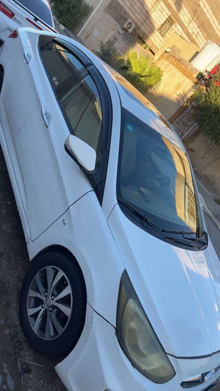 السلام عليكم اكسنت للبيع  2012 خليجي مكينه 1600 رقم إنكليزي سنويه جديده جاهزه مكينه كير تبريد كهربائيات كلها شغاله 
80وبيها مجال  
البصره الزبير 
*********** Singapore
