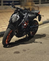 KTM Duke • دراجة KTM • مكفولة • دراجة نظيفة • دوق • KTM • بطح