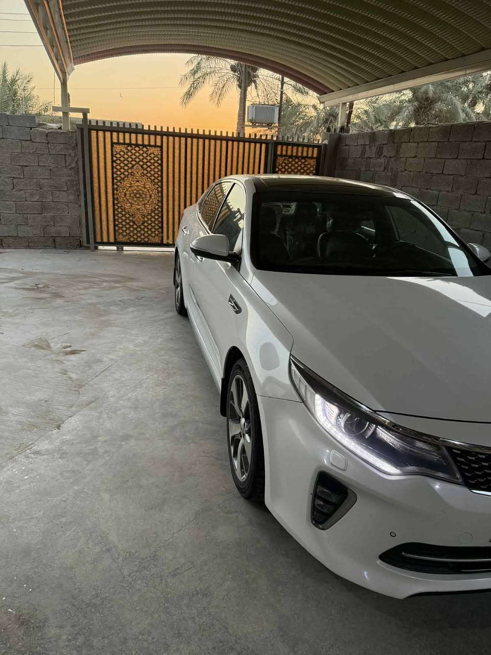 كيا اوبتما جي تي لاين خليجي
السياره مكفوله كفاله عامه من الصبغ والضربه
مواصفات vip1/1
مكينه 2400 ماشيه 132
لون ابيض صدفي 
دخول ذكي بصمه تشغيل وبصمه ابواب 
رقم بغداد جديد باسمي شخصياً 
تبريد بيانو قطعتين منفصل 
بانوراما سقف كامل ثلاث حركات 
ستيرن اسبورت رياضي 
تدفئة ستيرن مع فول تحكم ستيرن 
شفتات سرعه ثلاث انضمة قياده 
كشنات جلد كهربائيه تدفئه تبريد مع تخزين وضعيتين قياده 
الكشنات الخلفيه ايضاً تدفئه تبريد 
حساسات امامي وخلفي 
لد امامي خلفي ليزر 
لايت زنون ناصي عالي متحرك مع حركه الستيرن 
رادار تنبيه عند اقتراب سياره من الخلف او الجوانب 
دسكات رياضي عدد 4 جي تي 
ويل سبورت حجم 18
حساسات ضغط هواء الاطار 
نضام نزول منحدرات اوتو هولد 
صندوق نضام ذكي فتح الجنطه عند الاقتراب من السياره 
سستم نضام الصوت harman/kardonمع مضخم صوت عدد 2
هاند بريك بصمه كهرباء 
بردات خلفيه شركه 
نضام شحن الهاتف واير ليس لا سلكي 
المري كهرباء شفط قلابه مع رادار جانبي 
4 كامرات 360 درجه 
وبعد هواي مواصفات ما مذكوره 
مكان السياره : بغداد 
السعر : 185 بيه مجال بسيط 
***********
