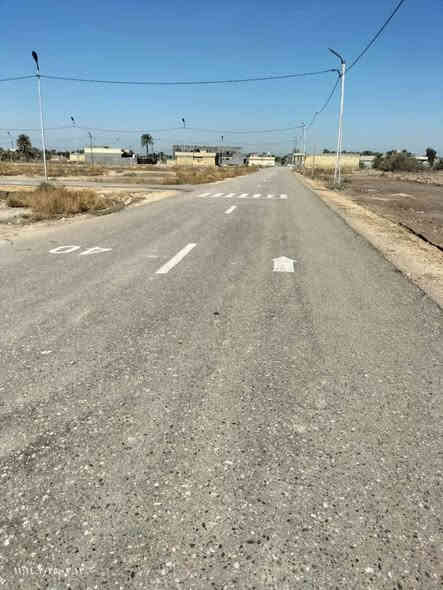 السلام عليكم قطعه ارض للبيع المساحه الكليه 200 متر طابو زراعي سند 25 تحويل مباشر باسم المشتري متوفره كل الخدمات الورديه حي الجزائر قرب الامام علي ابن الحسن ابو هدمه السعر 32 وبيها مجال الاستفسار مراجعه مكتب عقارات الحسام اتصل على رقم الهاتف ***********+*********** اخوكم ابو مومل
