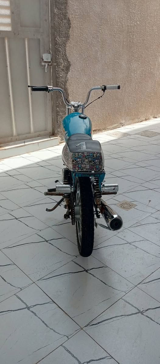 سلام عليكم للبيع او للمراوس نامة حربي محرك انتنس تعمير 25 شاصي 13
اوراق أصولي أصولي جاهز للترقيم 
عندك حربي مراوس راسني خاص بس مو واكعه اريد ناشف 
السعررر 650 وبيه مجال قليل مكاني بلقاسم 
اتصال ***********
