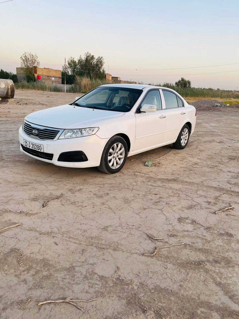 سلام عليكم كيا اوبتيما للبيع 2010 خليجي مكينه 2000 رقم بغداد انكليزي سياره جديده بمعنى الكلمه فول مواصفات عدة الفتحة مكينه كير حدادية تخم تاير كله جديد تبريد ثلج 🥶 السيارة بيه جاملغ الامامي مبدل اصلي والباقي مكفول السعر 114 وبيه مجال مكان السيارة بابل الشوملي رقم الهاتف ***********

